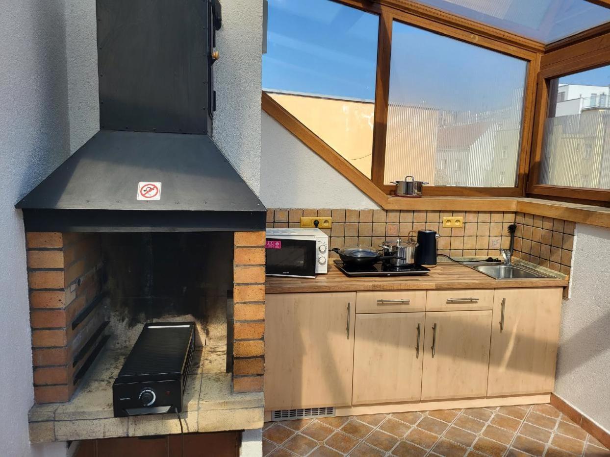 Sunflower Prague Apartments And Suites Εξωτερικό φωτογραφία