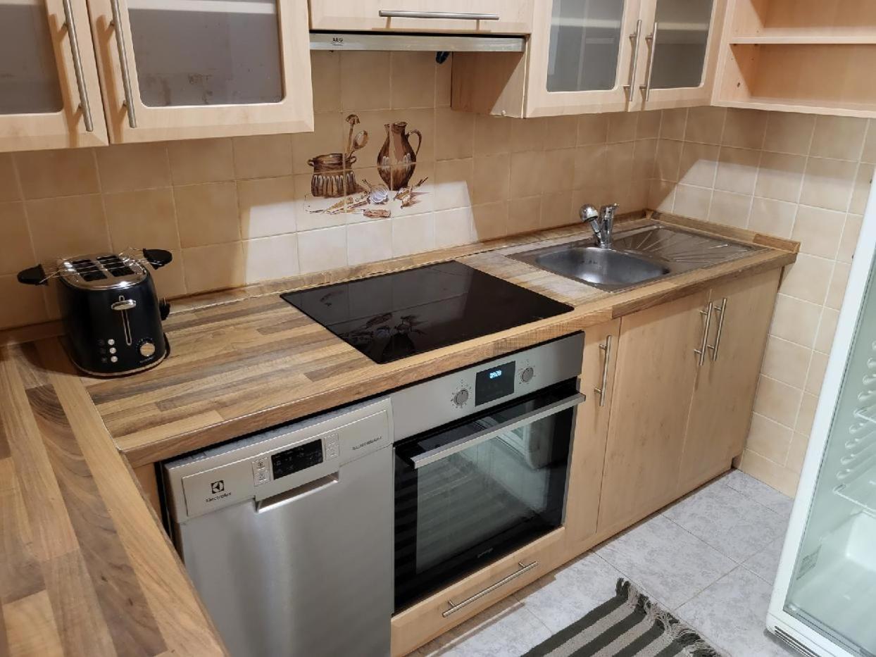 Sunflower Prague Apartments And Suites Εξωτερικό φωτογραφία